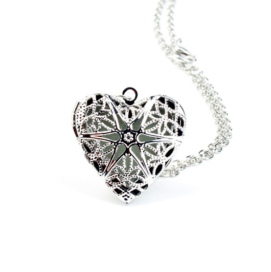 wisiory ALONE in the dark - heart Silver