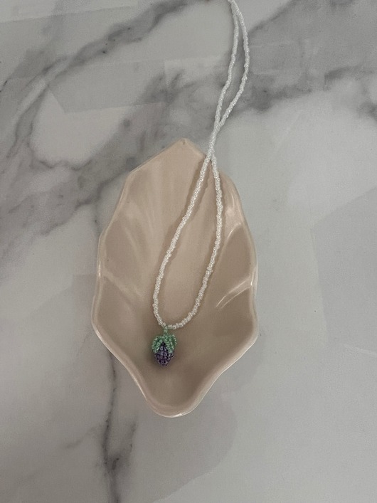 wisiory Handmade naszyjnik z koralików z plecionym owocem fioletowym jasnym