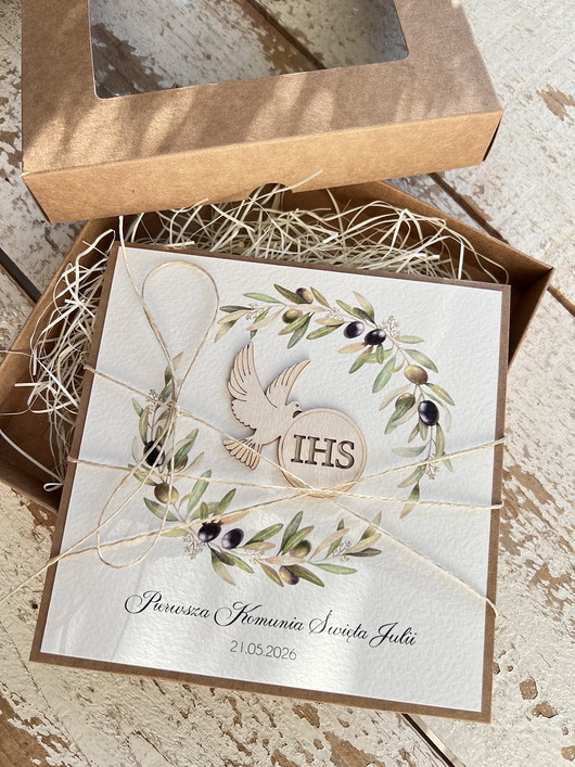 kartki na komunię Ręcznie robiona kartka komunijna z personalizacją w wianku od ojca chrzestneg