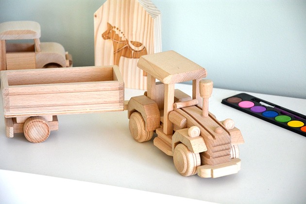 Traktor z przyczepą Wooden Love