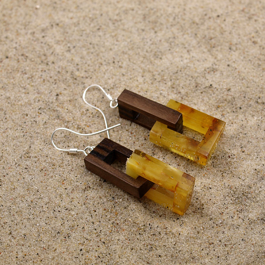 GEOMETRIC kolczyki z drewna i bursztynu AmberTree