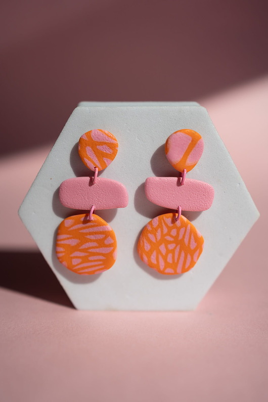 kolczyki z masy plastycznej Kolczyki w organicznym kształcie