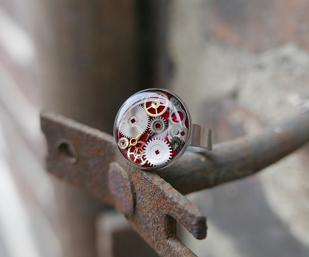 pierścionek z żywicy Mechaniczny pierścionek 008