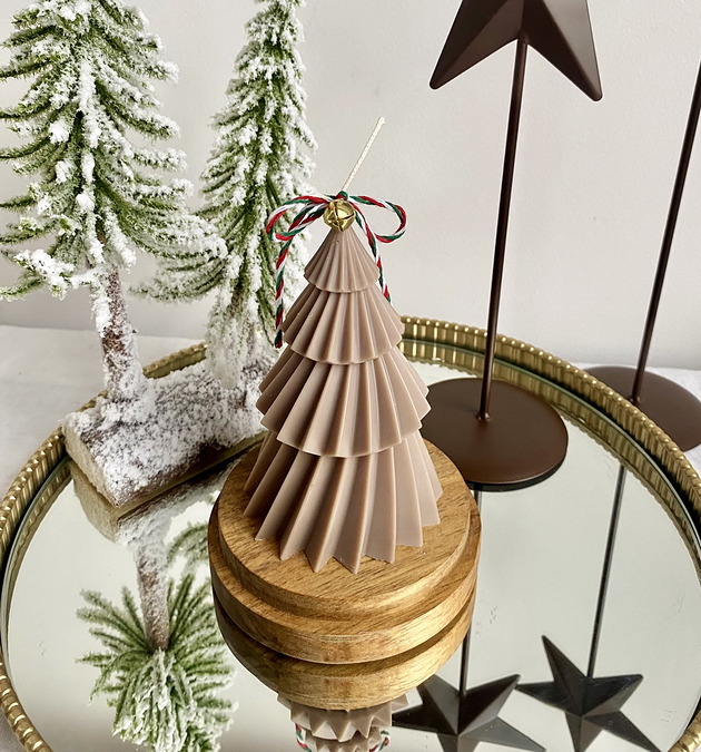 świeczniki i świece Świeca ekologiczna sojowa dekoracyjna "Christmas Tree " 113x70mm