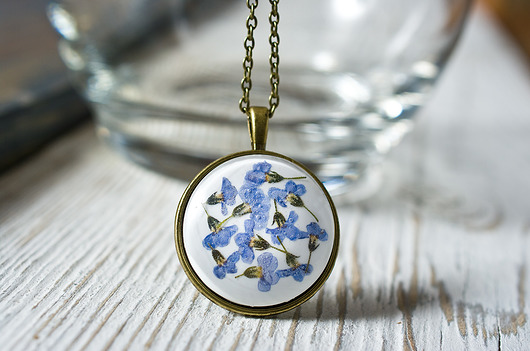 Okrągły naszyjnik z niezapominajkami So Jewelry
