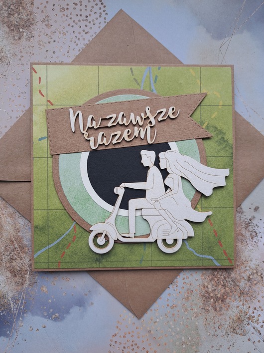 zaproszenia i kartki na ślub Kartka ślubna z parą młodą na skuterze