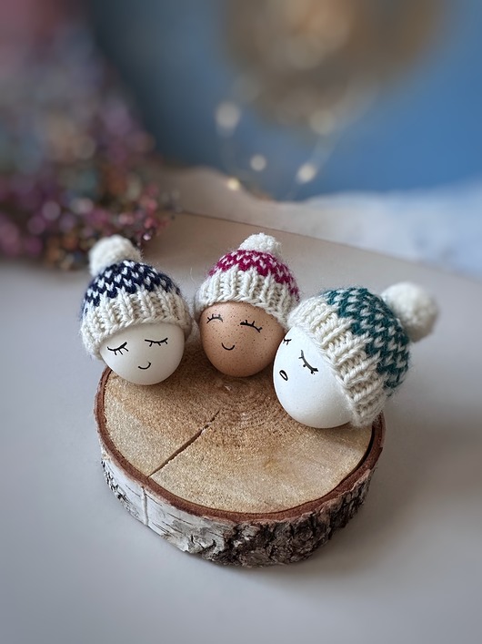 ozdoby wielkanocne Czapeczki na jajka wielkanocne - zestaw 3 szt. (granat, malina, morski)