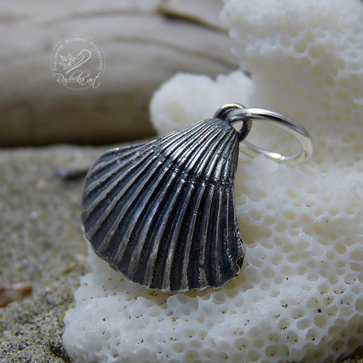 Scallop Pendant Radecka art