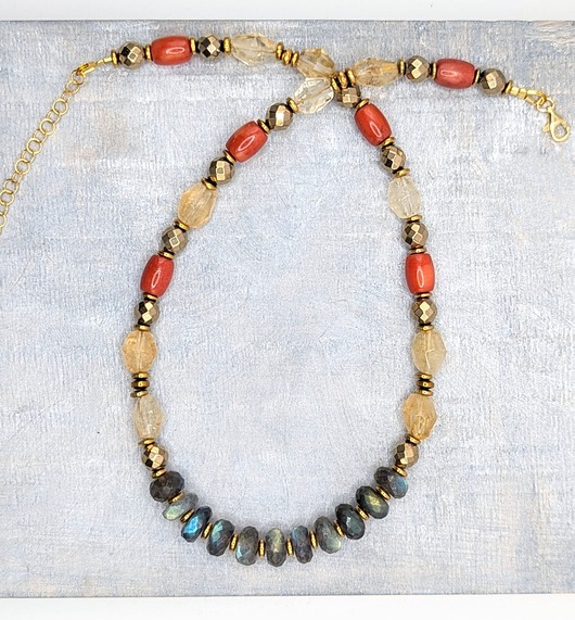 złote naszyjniki Naszyjnik Atena ze zjawiskowym labradorytem