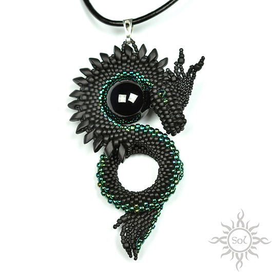 biżuteria męska Sildrien, wisior ze smokiem, beading