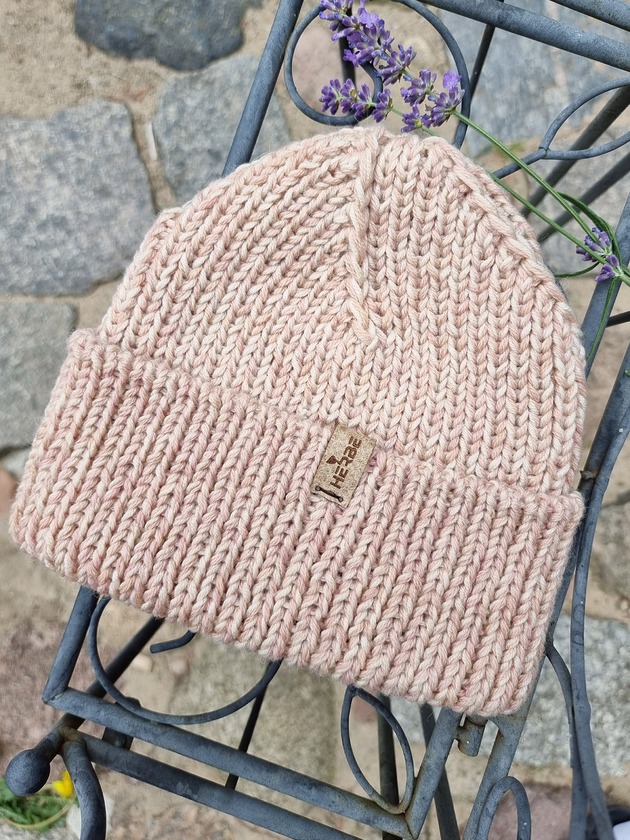 czapki damskie Czapka merino farbowana naturalnie Brezylka