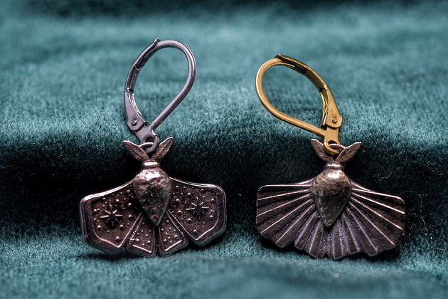 kolczyki - inne "Ćmy. Między nocą a dniem" - Kolczyki z brązu (asymetryczne)