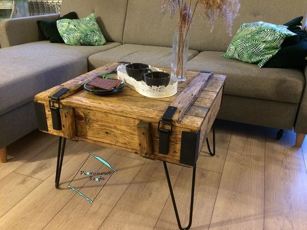 stoliki kawowe Stolik kawowy retro, vintage skrzynia wojskowa