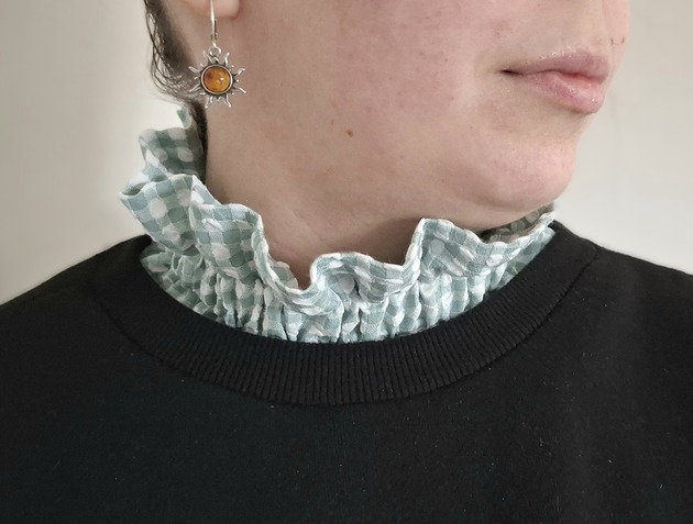 ubrania różne Kołnierzyk w zieloną krateczkę