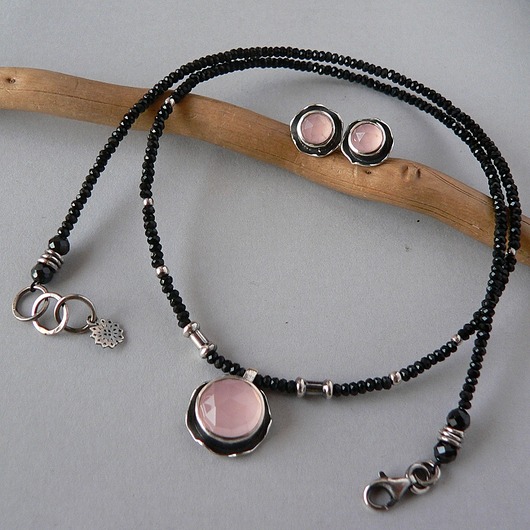 chokery - różowe agaty - komplet-