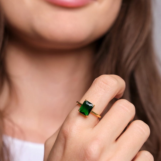 kolczyki pozłacane Złoty pierścionek Emerald Treasur z szmaragdową cyrkonią srebro925 pozłacan