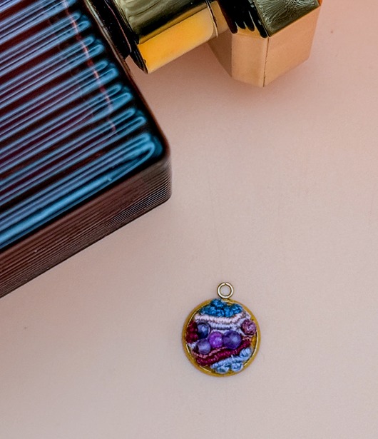 wisiory Medalion z granatem i ametystami /Seria Kolory Bałtyku