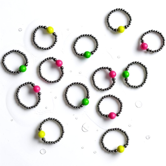 pierścionki elastyczne Pierścionek : Swarovski neon pearls : NEON GREEN : silver