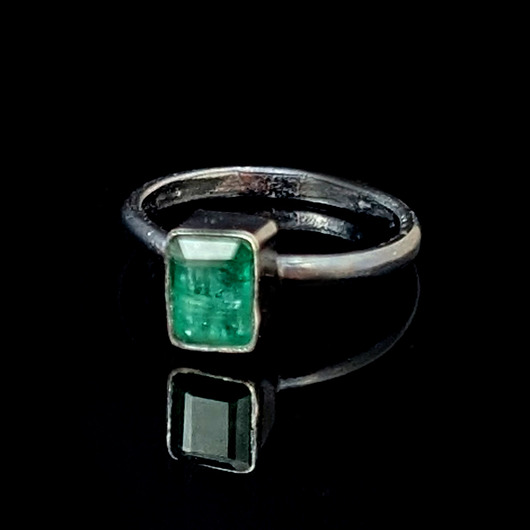 pierścionki srebrne Pierścionek delikatny szmaragd