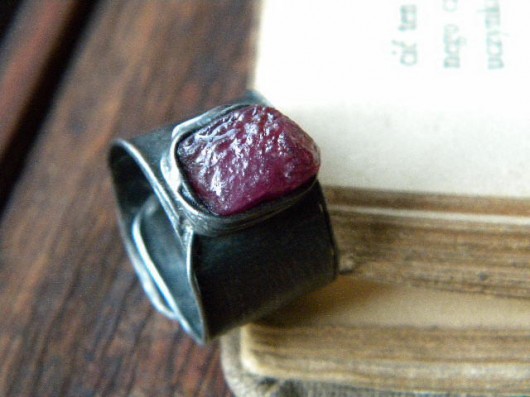 Roman Ancient Ring ;) surowy rubin Beata Trotter