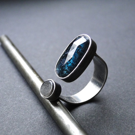 pierścionki srebrne Pierścień Green Kyanite & obsydian