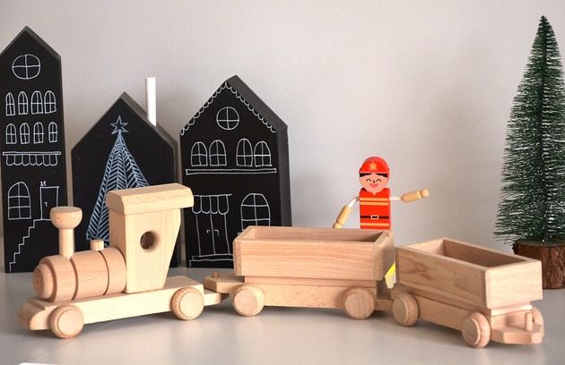 Lokomotywa z wagonami Wooden Love