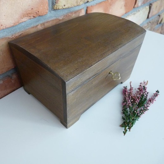 skrzynki, kufry i pudła Drewniany kuferek szkatułka na kluczyk