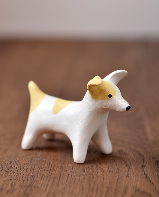 figurki i rzeźby Figurka ceramiczna piesek w rude łatki