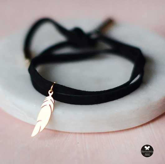 mini feather black barboleta