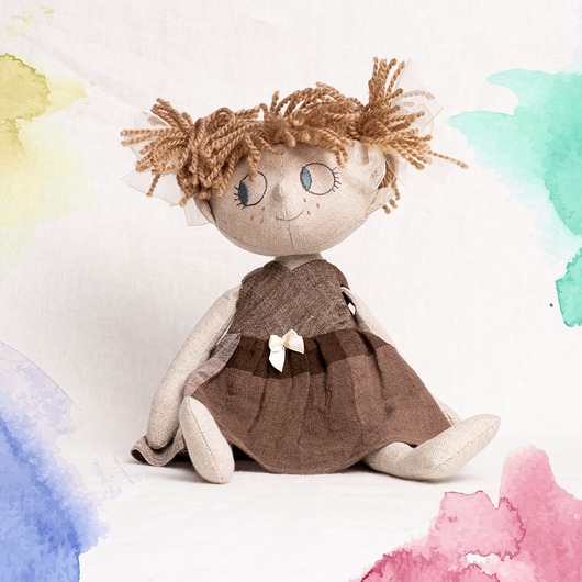 lalki Lalka Ania Lniana w brązowej sukience