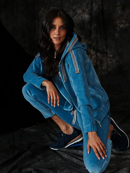 komplety damskie Dres  z błękitnej welurowej dzianiny