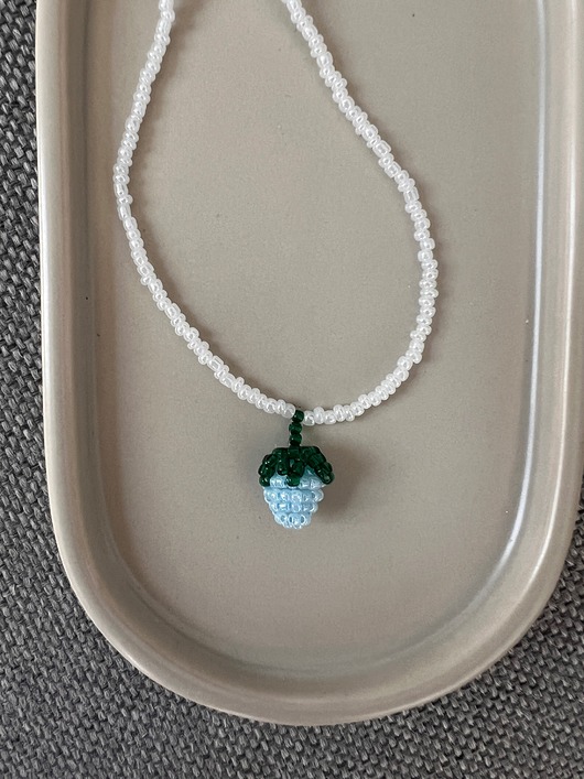 wisiory Handmade naszyjnik z koralików z jasną jeżynką