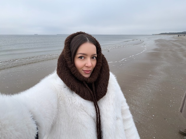 czapki damskie Czekoladowa balaclava