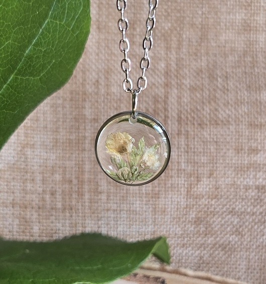 wisiory Srebrny wisiorek prawdziwe kwiaty biała gipsówka