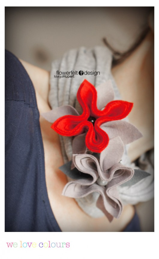 szara z czerwoną FlowerFelt Design