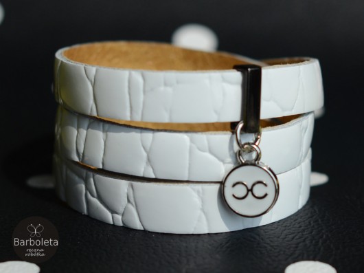 White croco barboleta