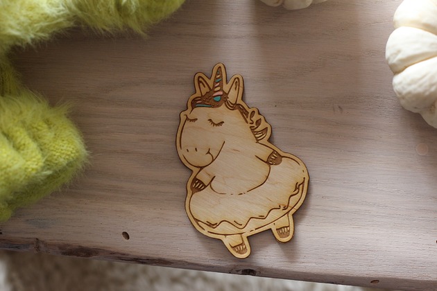 Drewniany magnes jednorożec  Little Wood Bunny