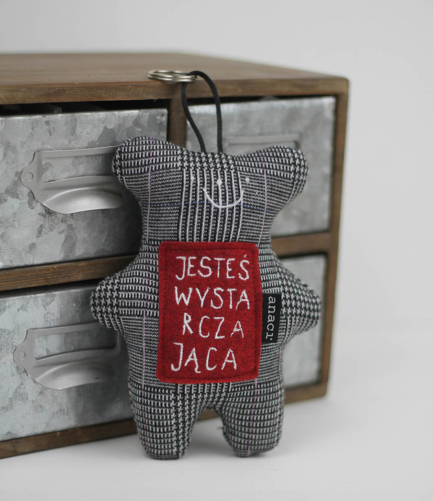 breloki Lola Wystarczająca