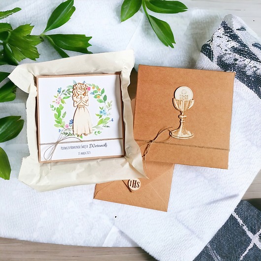 kartki na komunię Kartka, personalizacja, pudełko . kolorowy wianek dziewczynka 2.