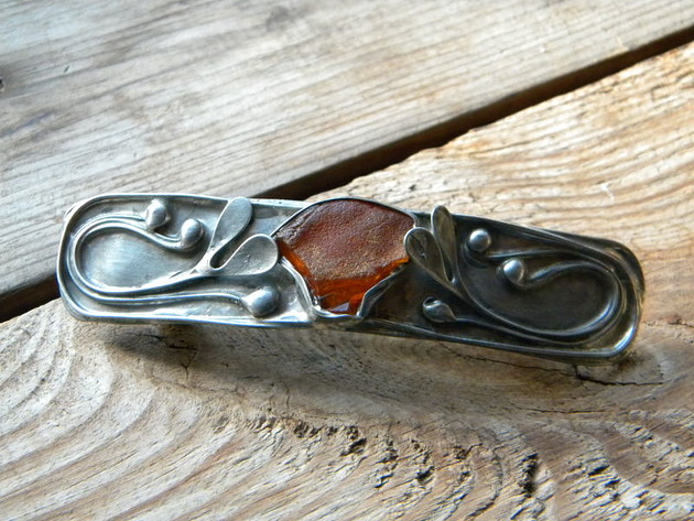surowy Bursztyn w listkach - klamra Beata Trotter