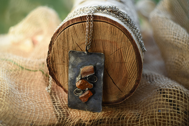 wisiory Bursztynowy wisiorek Naszyjnik z bursztynu