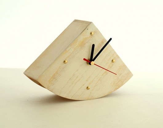 bujaczek biały Clock Wood Studio