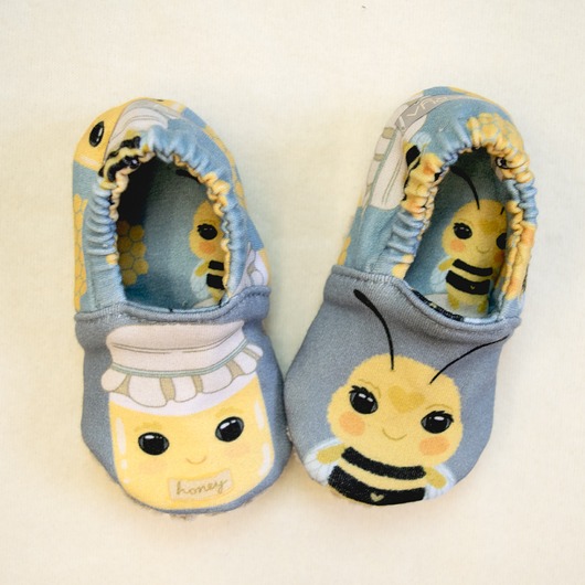 buty dziecięce Buciki - pszczółka z miodem