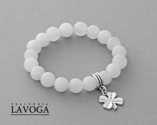 Moon jade with clover pendant. Lavoga
