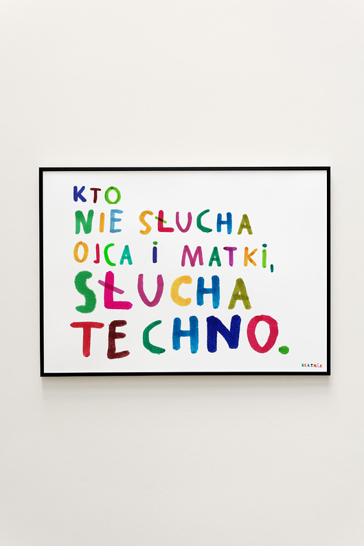 plakaty Kto Nie Słucha Ojca i Matki Słucha Techno Plakat  typografia rodzina