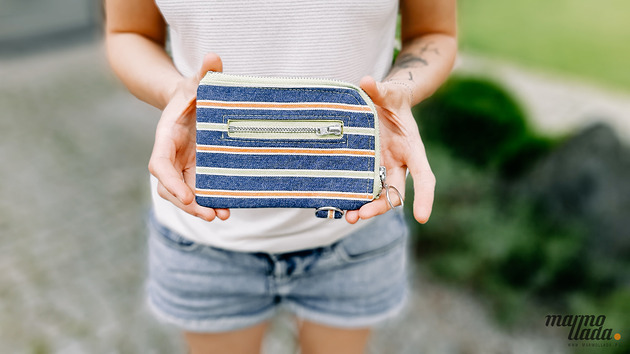 portfele damskie Marmollada - portfel z jeansu w paski z zielonym zamkiem