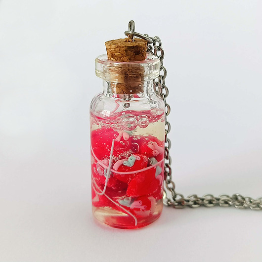 wisiory Walentynkowy naszyjnik z serduszkami w słoikach