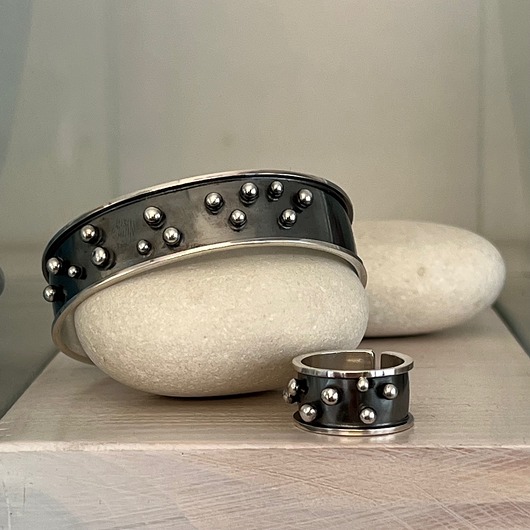 komplet biżuterii Komplet - Bransoletka i obraczka oksydowana z kuleczkami