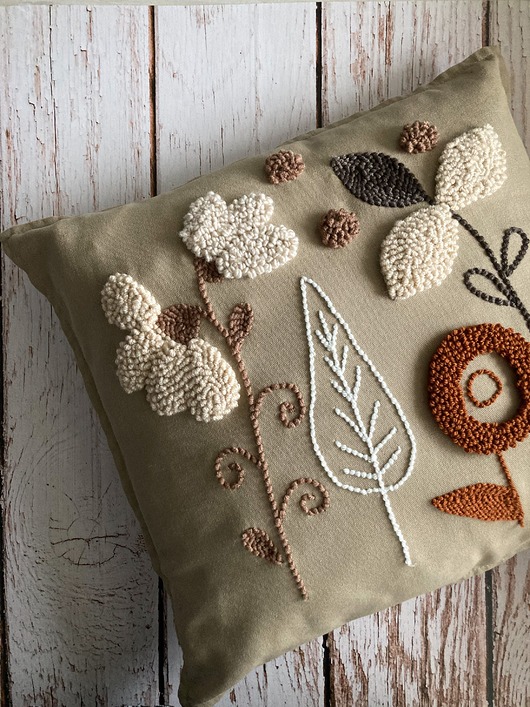 poduszki supły Poduszka kwiaty punch needle boho natural