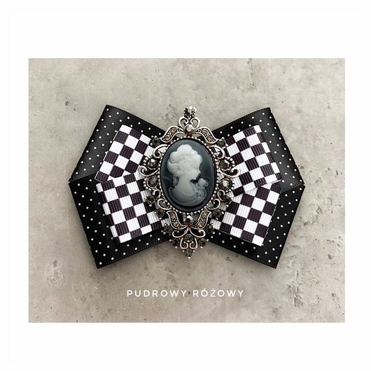 broszki Brosza Czarno - Biała Kamea NEW